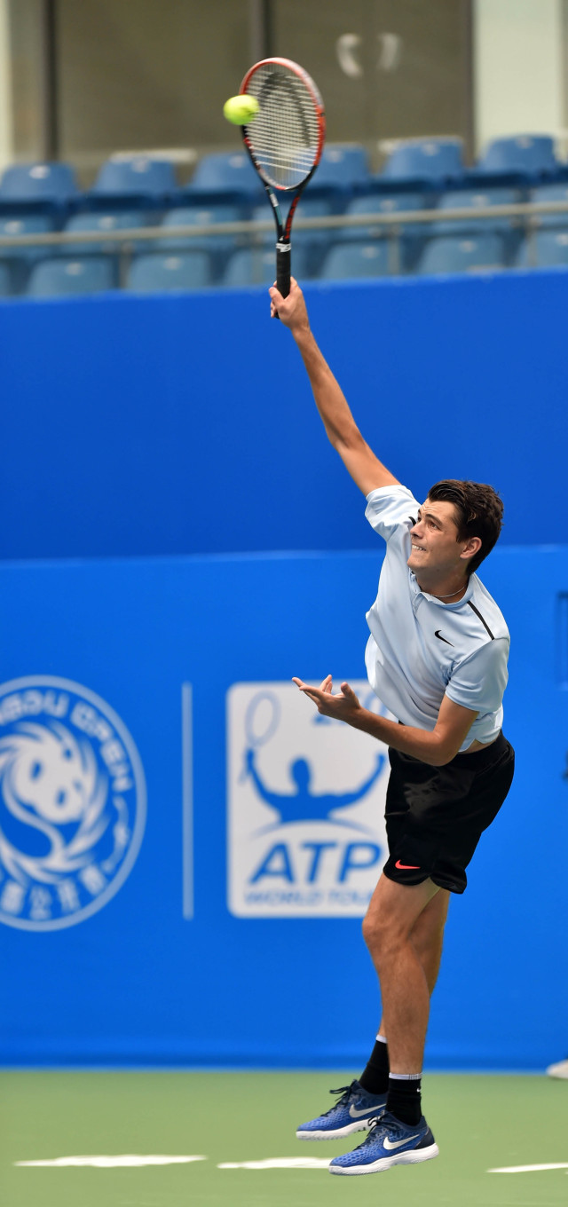 而在另一场 而在另一场