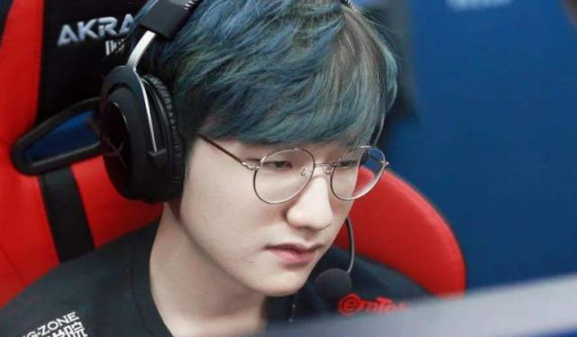 焦点大战战平！土超积分榜：费内巴切落后加拉塔萨雷6分 仍居第二.