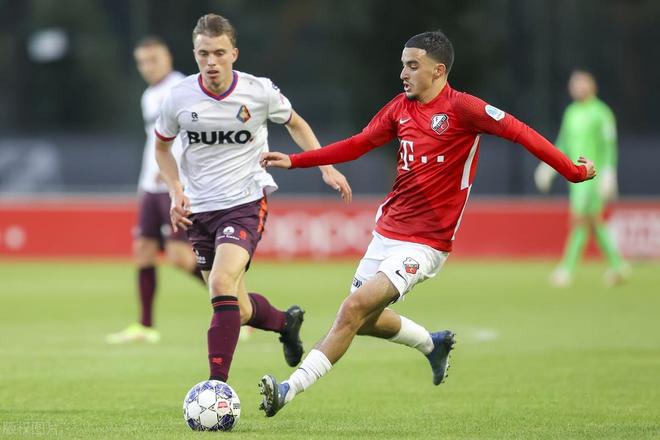 英超：前锋哈兰德独进三球 曼彻斯特市逆转战胜水晶宫