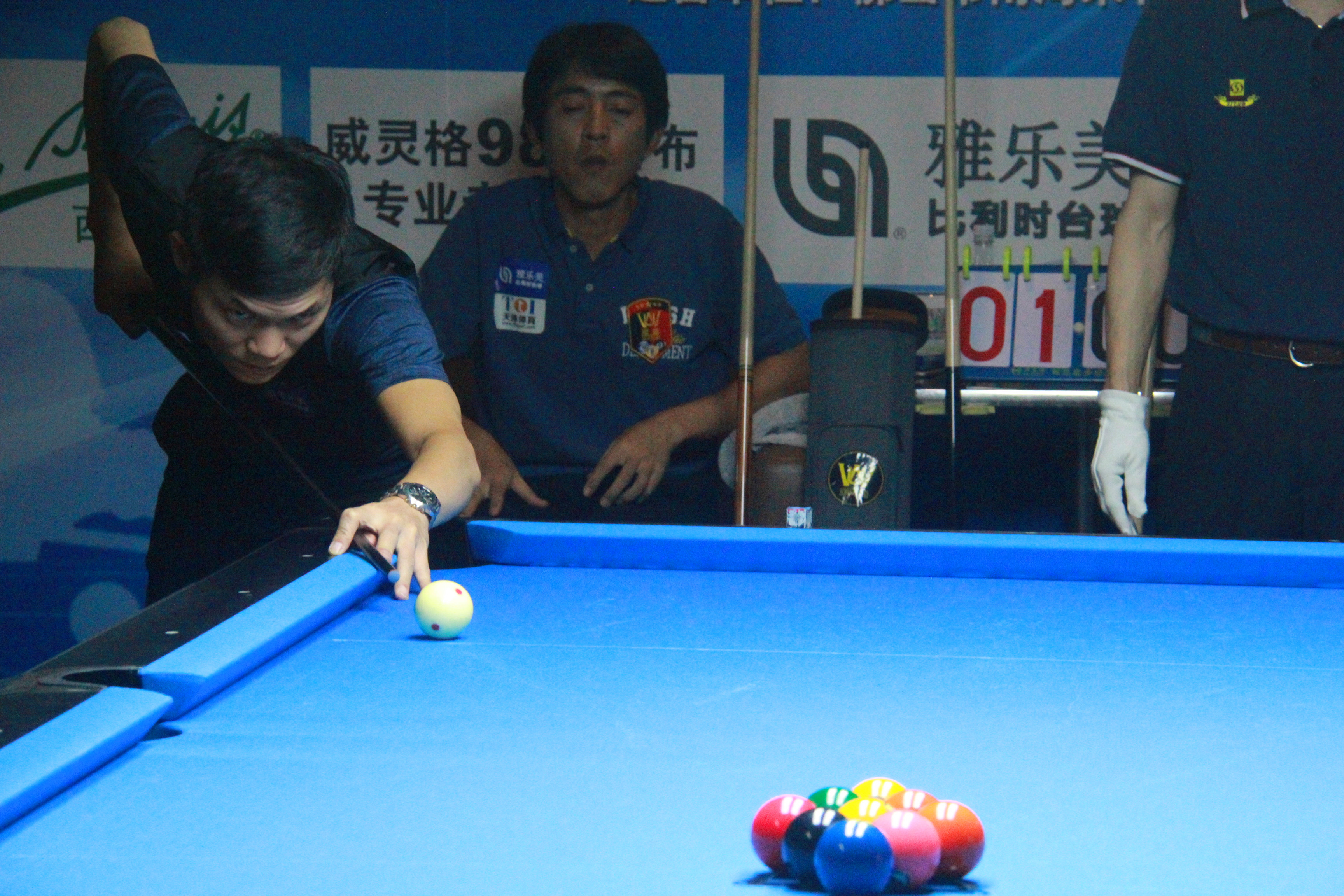 场中超比赛 场中超比赛